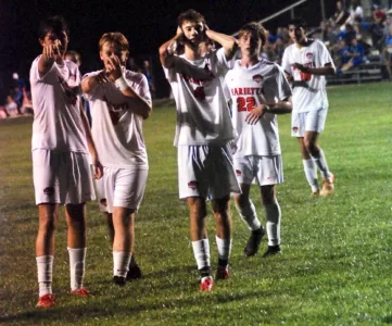 Second-half surge propels Marietta past Warren, 2-0